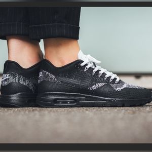 New Nike Air Max 1 Flynit - W size 6
